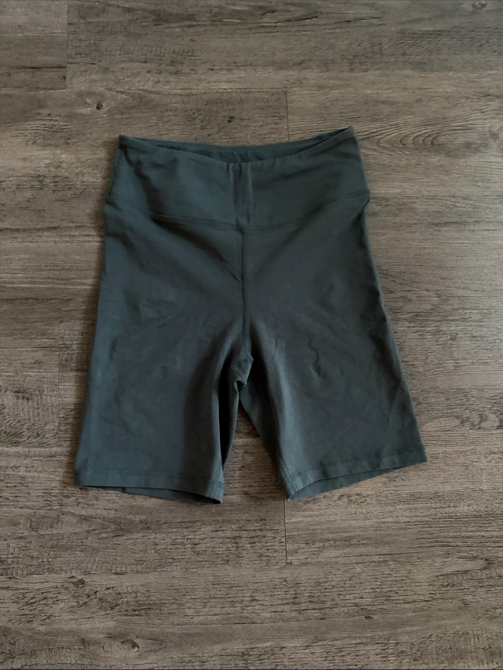 Mate the label Athletic Shorts - color: Forest
